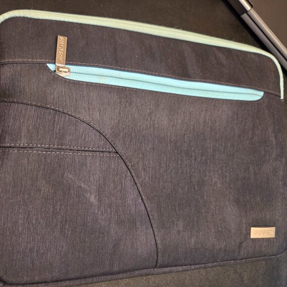 💻 ASUS Chromebook Flip C213SA – Rugged 360° Touchscreen Laptop - Picture 7 of 8